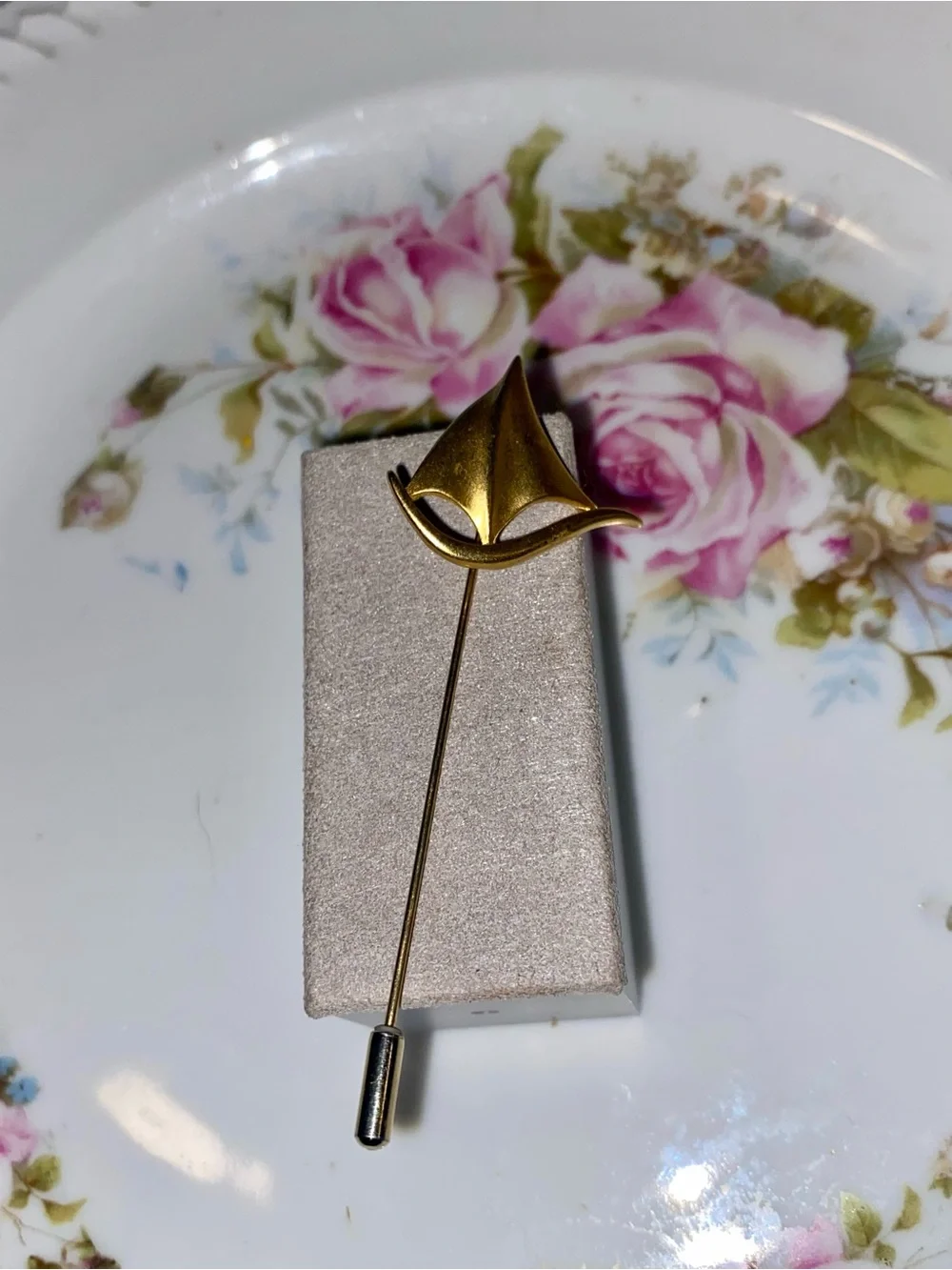 VTG Gold Sailboat Stick Pin Lapel Pin